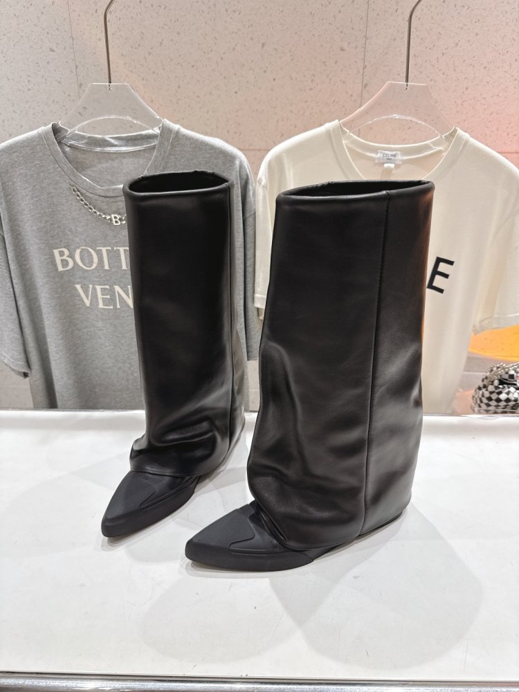 Чоботи жіночі фото 2