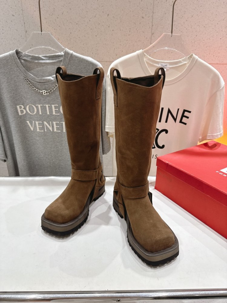 Чоботи жіночі фото 2