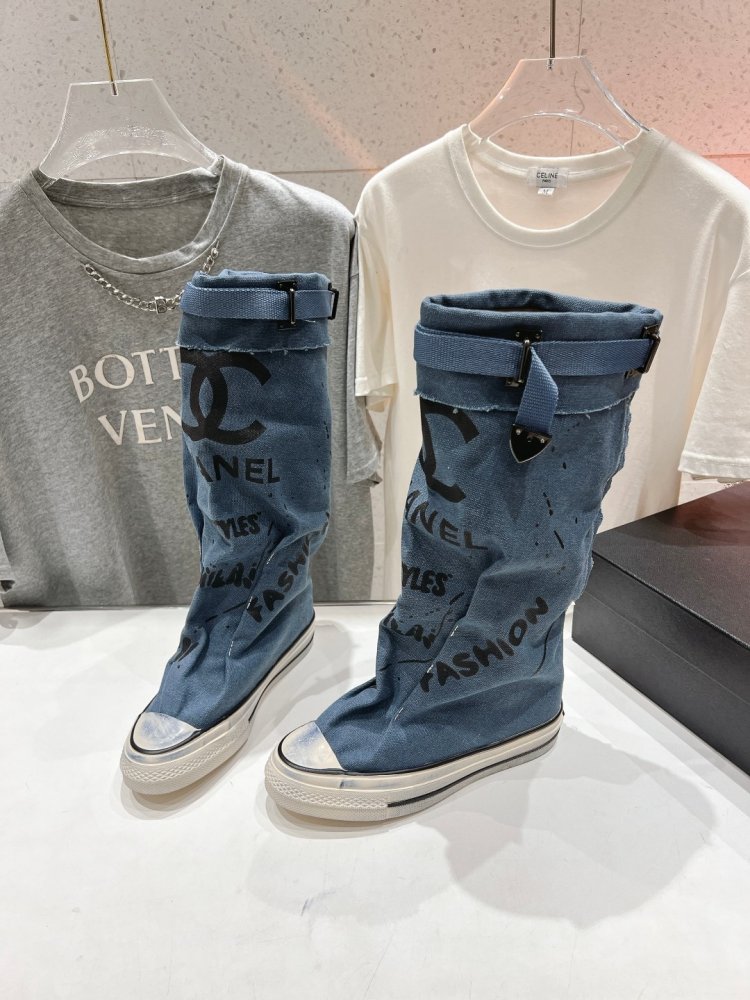 Boots women's фото 2