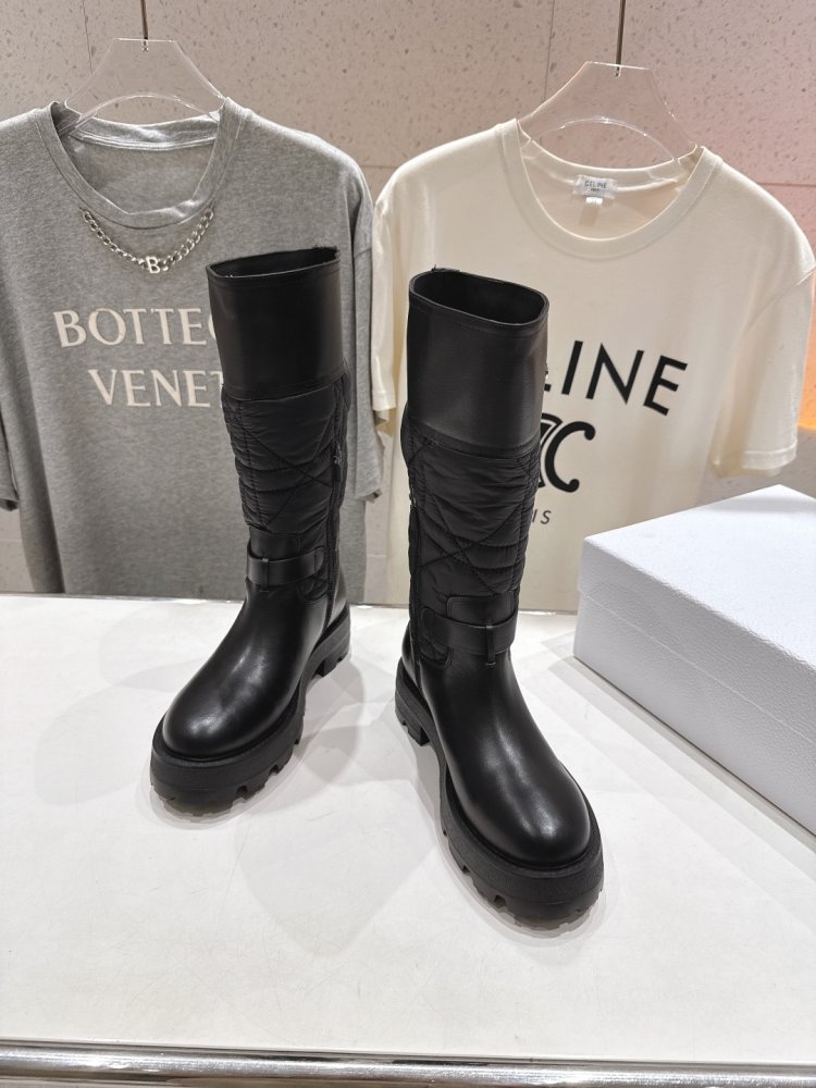 Сапоги женские фото 2