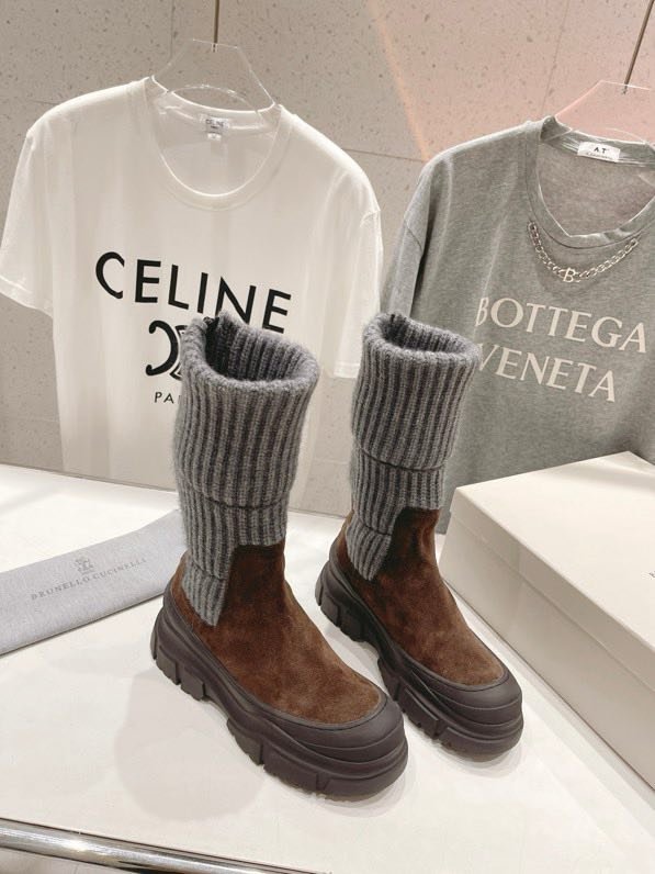 Сапоги женские фото 2