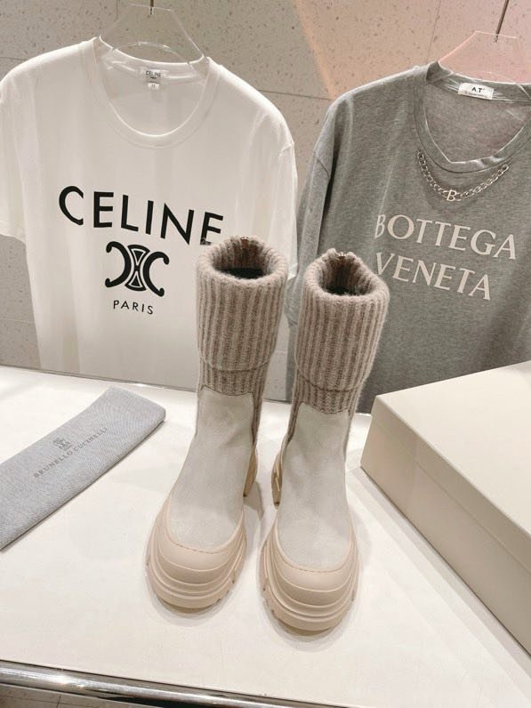 Сапоги женские фото 2