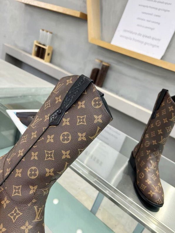 Чоботи жіночі фото 2