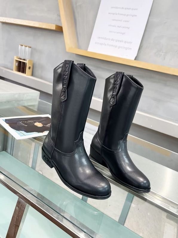 Сапоги женские фото 2