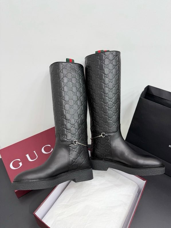 Сапоги женские фото 2