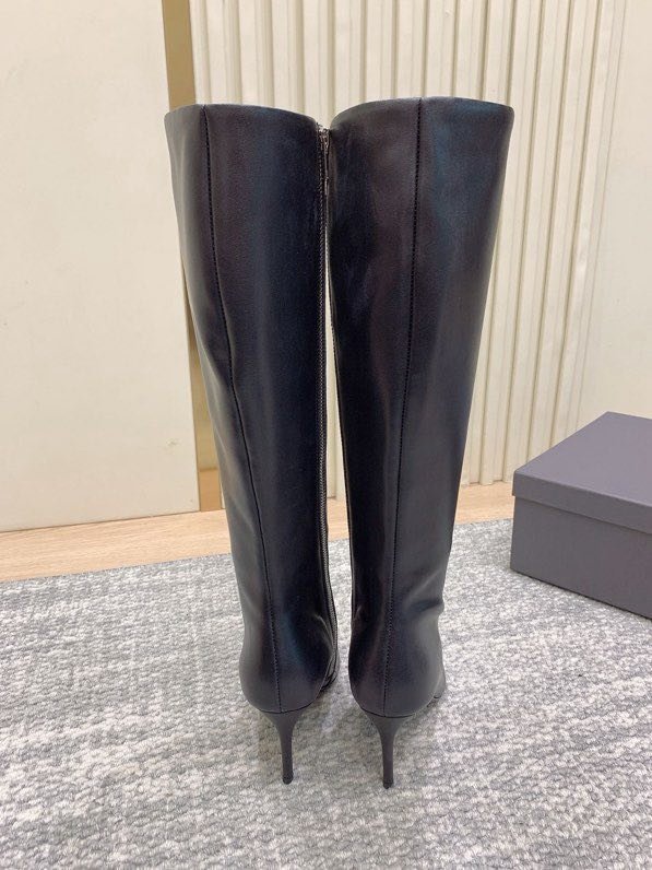 Сапоги женские фото 2