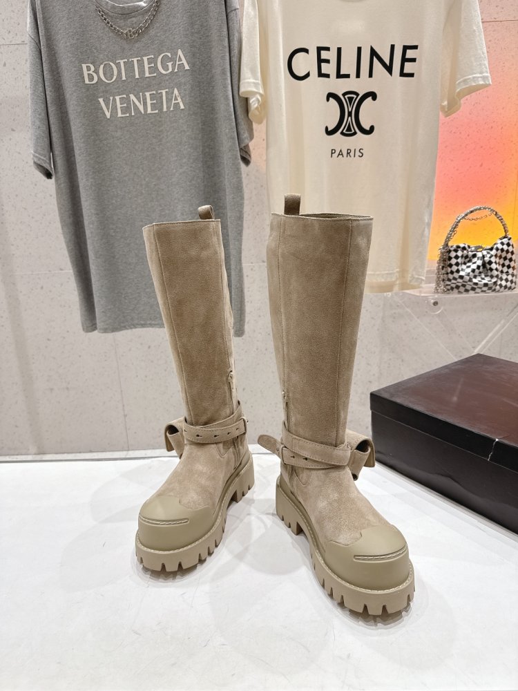 Сапоги женские фото 2