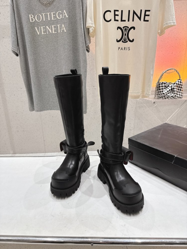 Сапоги женские фото 2