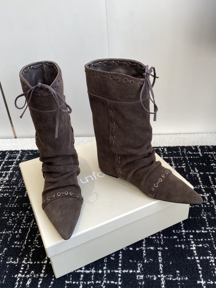 Сапоги женские фото 3