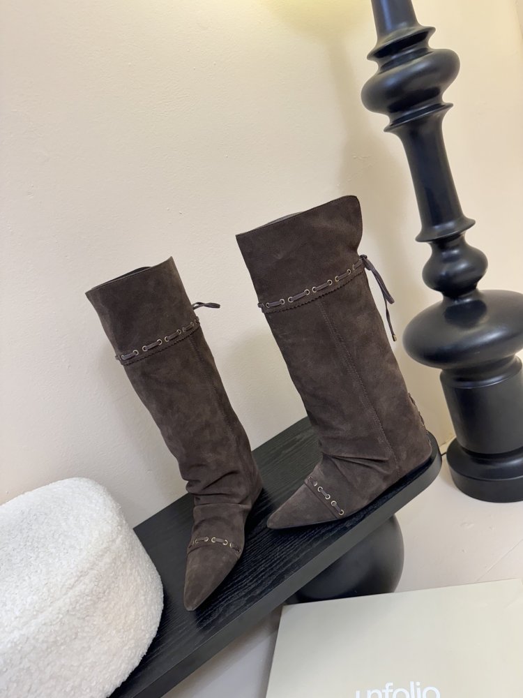 Сапоги женские фото 3