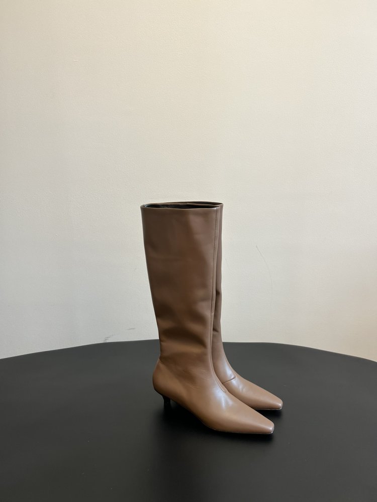 Сапоги женские фото 3