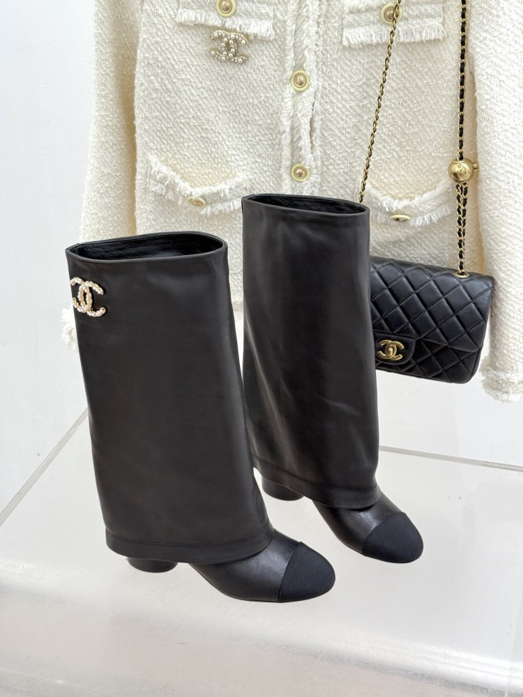 Чоботи жіночі фото 3
