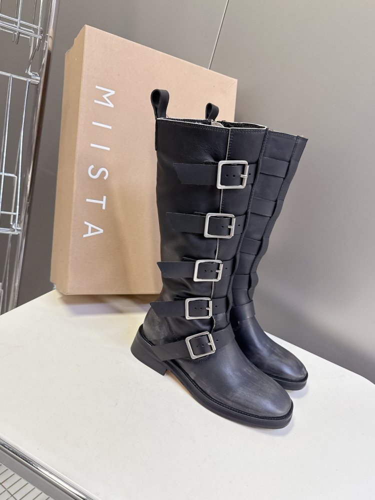 Сапоги женские фото 3