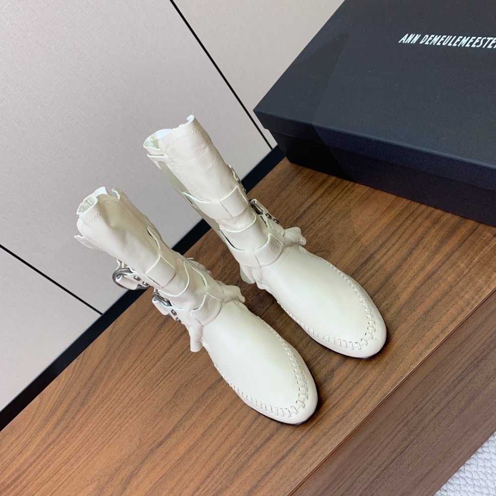 Сапоги женские фото 3