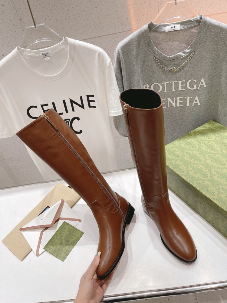 Сапоги женские фото 3