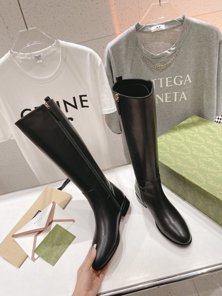 Сапоги женские фото 3