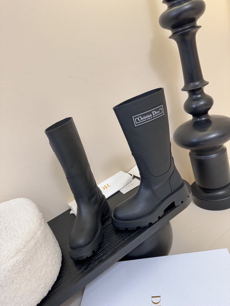 Сапоги женские фото 3