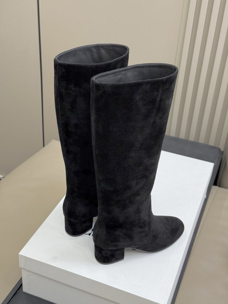 Чоботи жіночі фото 3