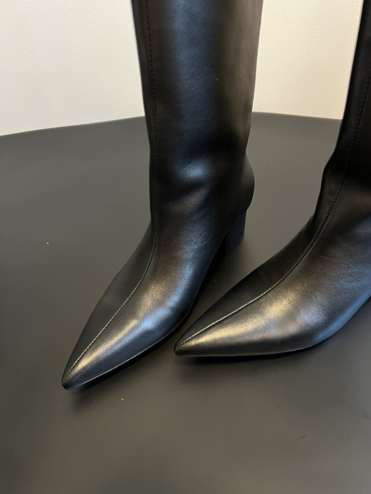 Сапоги женские фото 3