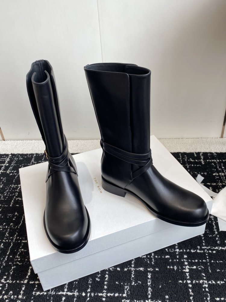 Сапоги женские фото 3