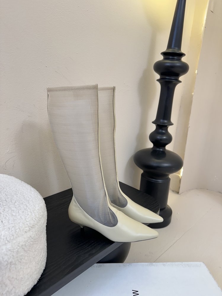 Сапоги женские фото 3