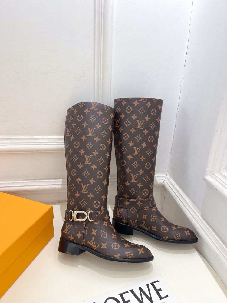 Чоботи жіночі фото 3