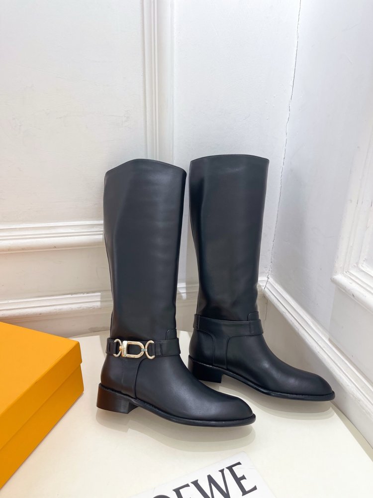 Сапоги женские фото 3