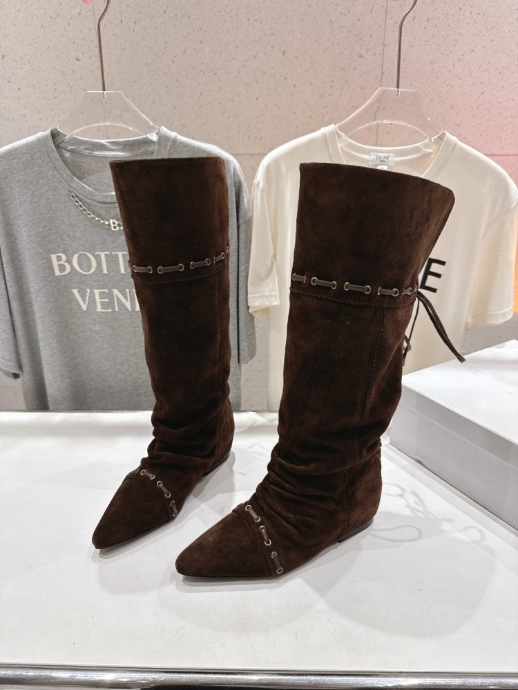 Сапоги женские фото 3