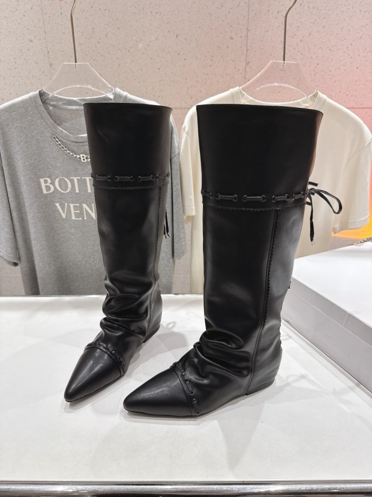 Сапоги женские фото 3