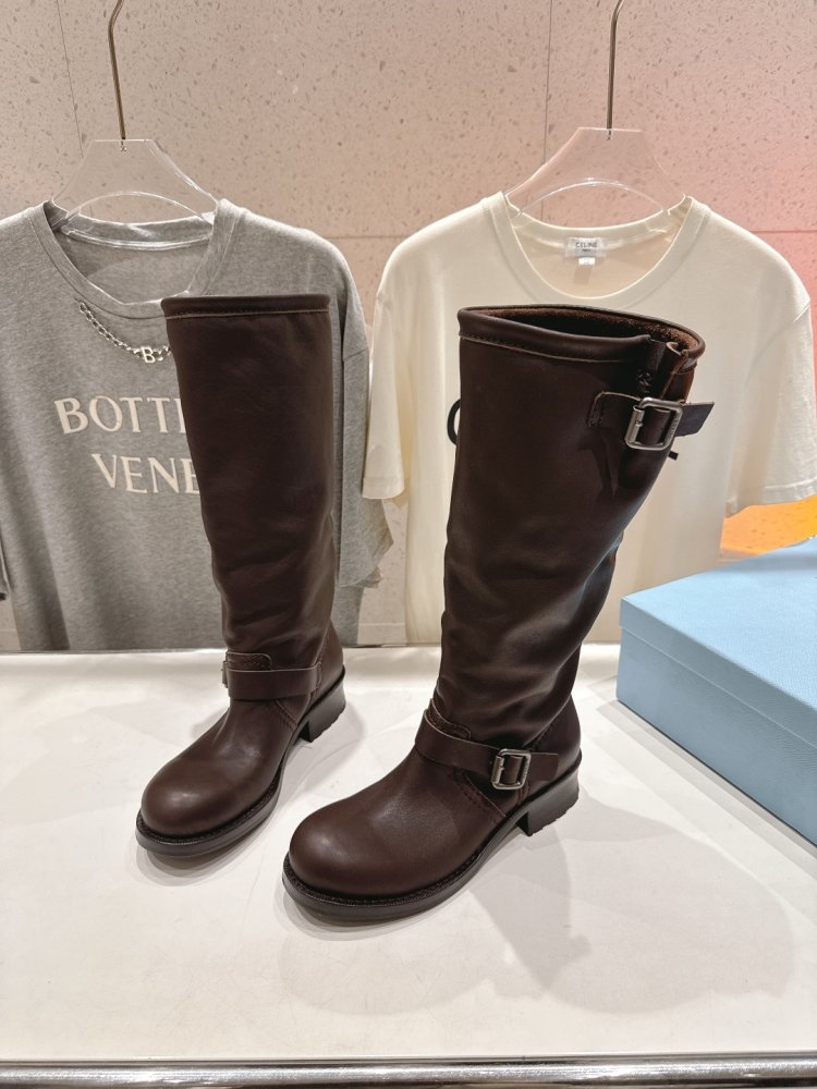 Сапоги женские фото 3