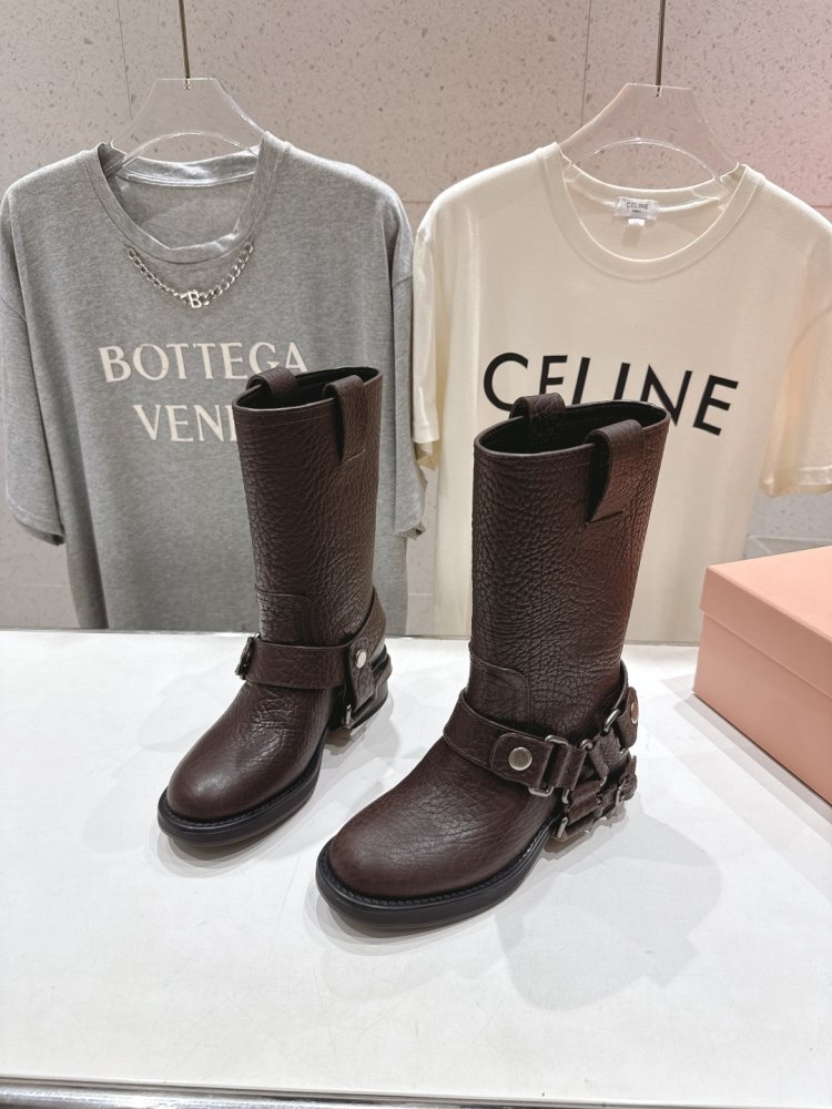 Сапоги женские фото 3