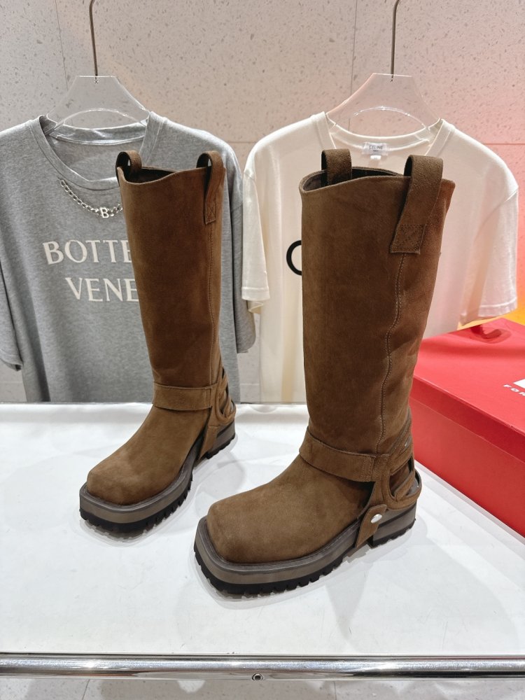 Чоботи жіночі фото 3