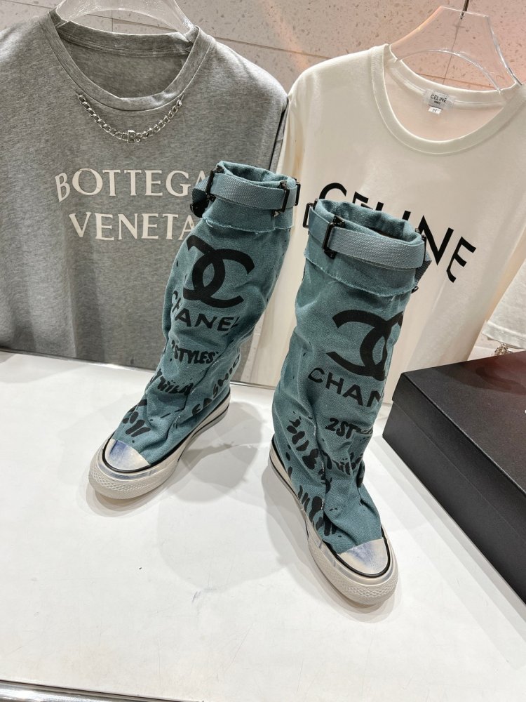 Сапоги женские фото 3