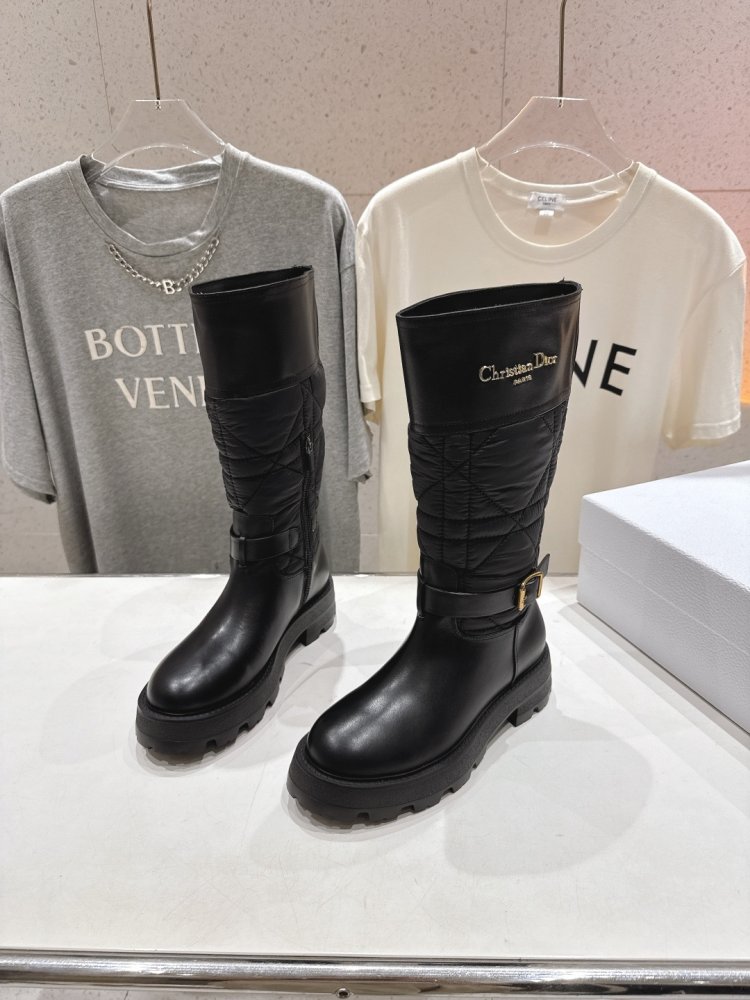 Сапоги женские фото 3