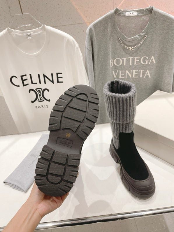 Сапоги женские фото 3