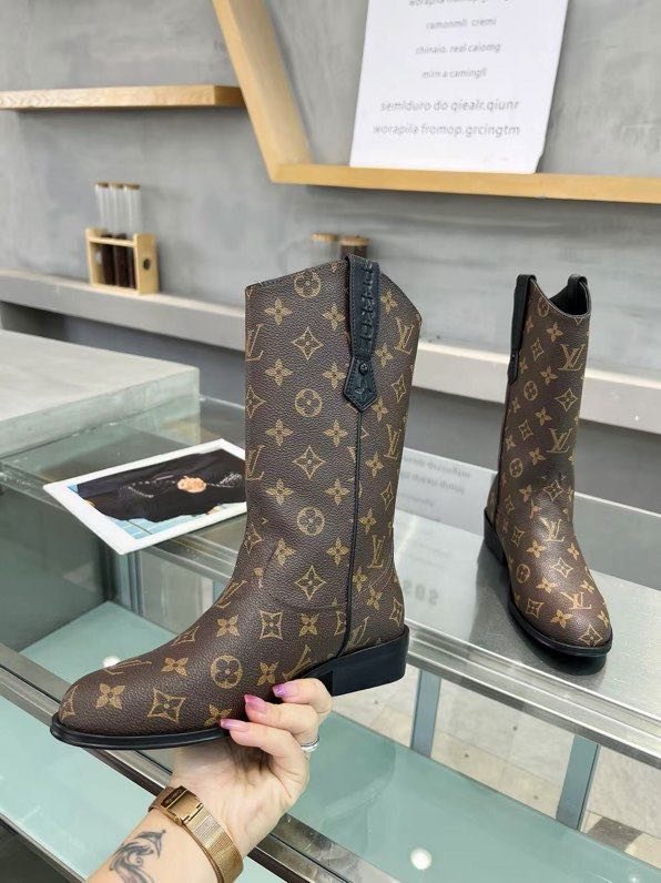 Чоботи жіночі фото 3