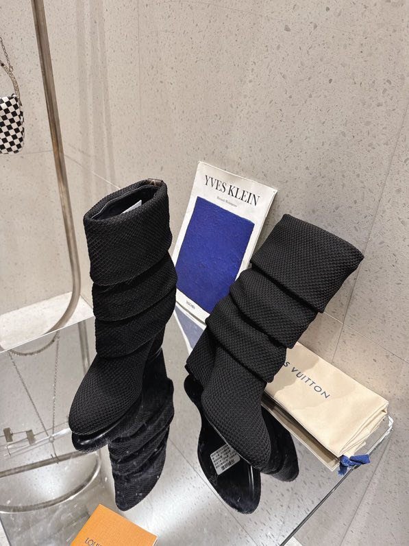 Сапоги женские фото 3