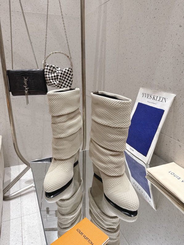 Сапоги женские фото 3