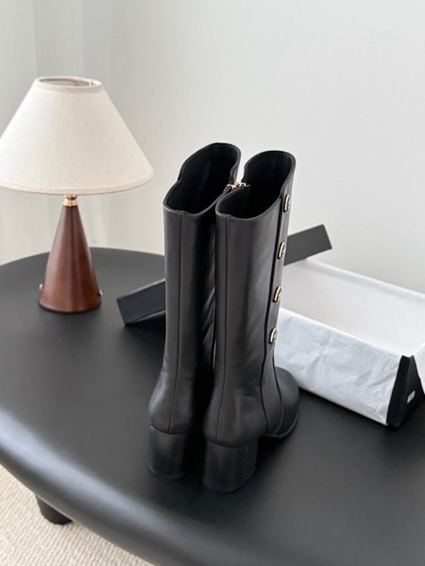 Сапоги женские фото 3