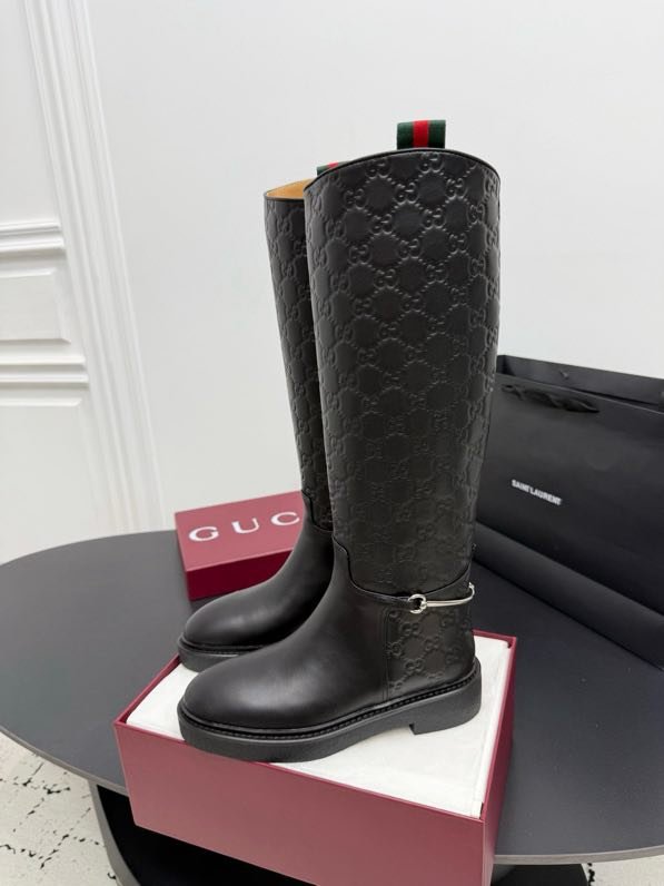 Сапоги женские фото 3