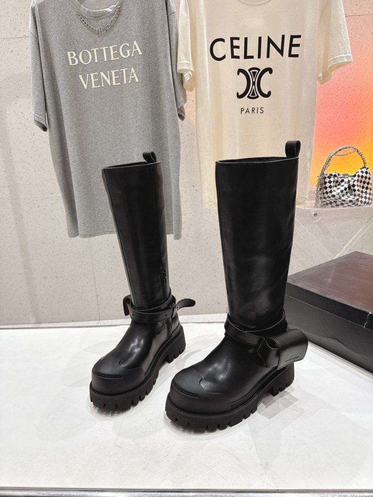 Сапоги женские фото 3