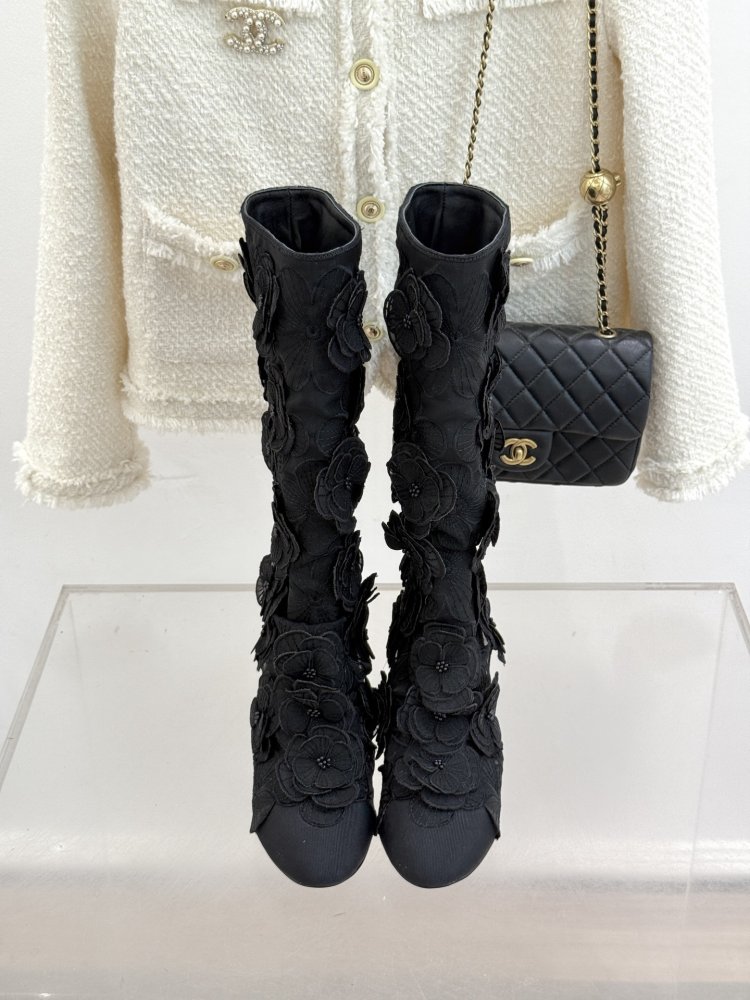 Чоботи жіночі фото 4