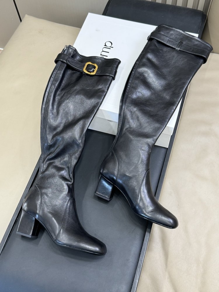 Сапоги женские фото 4