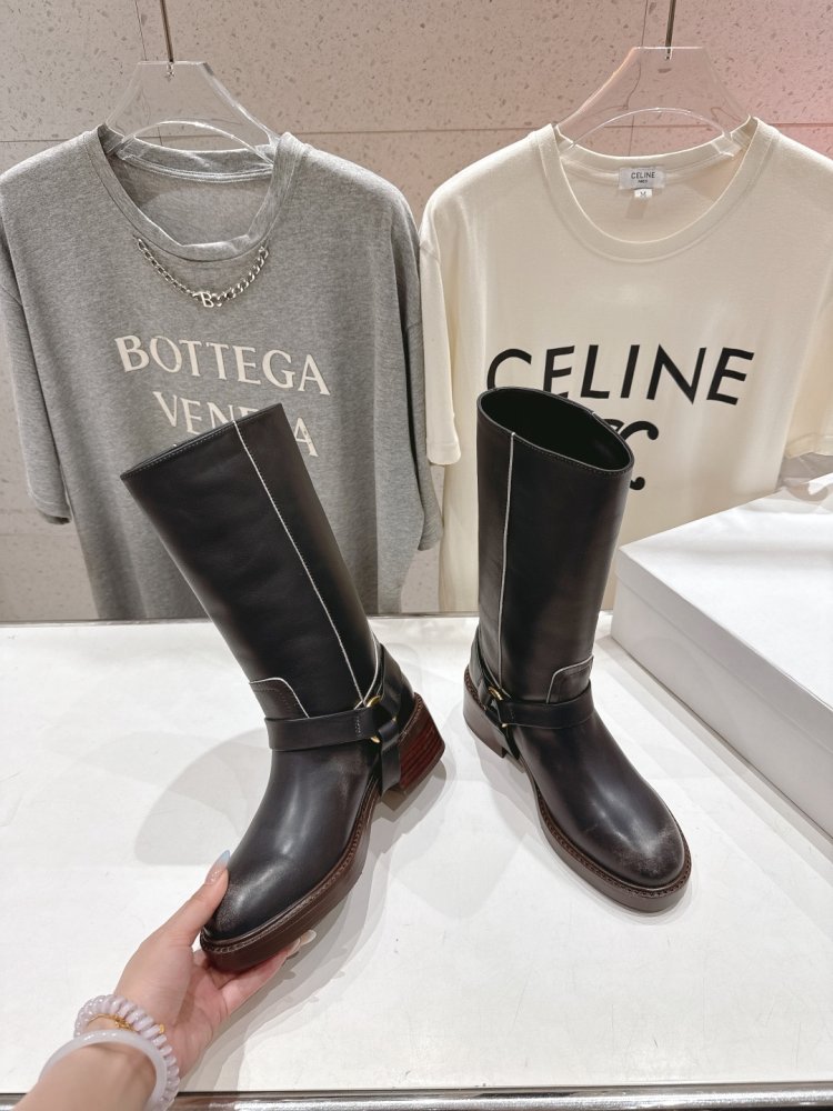 Сапоги женские фото 4