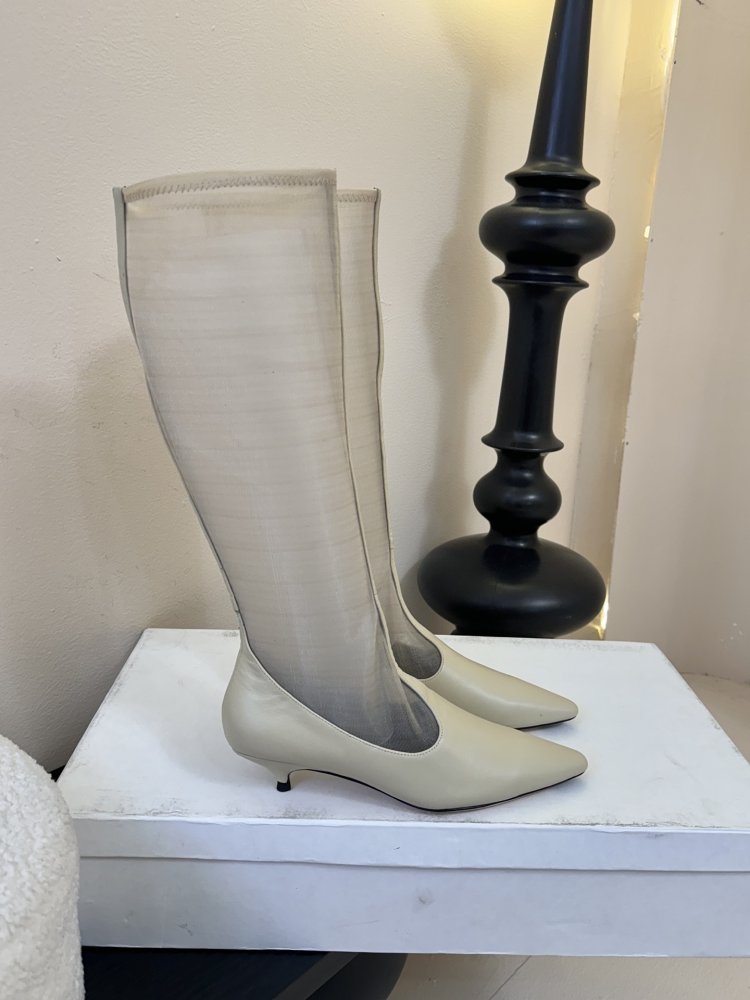 Сапоги женские фото 4