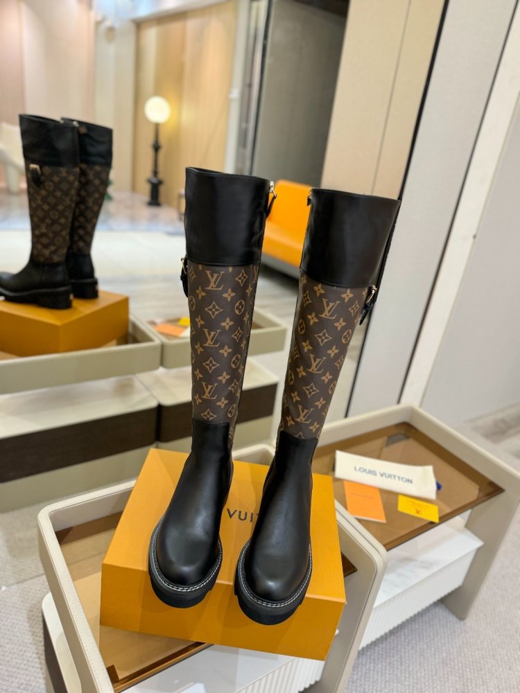 Boots women's фото 4