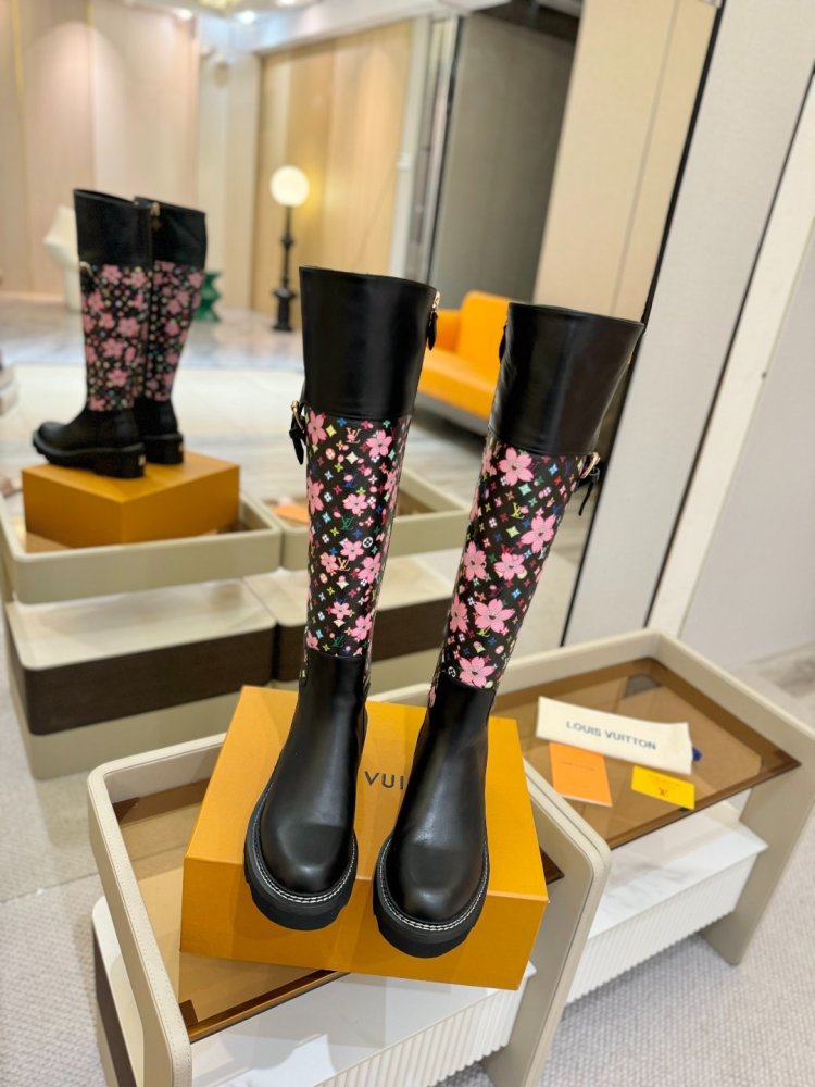 Сапоги женские фото 4