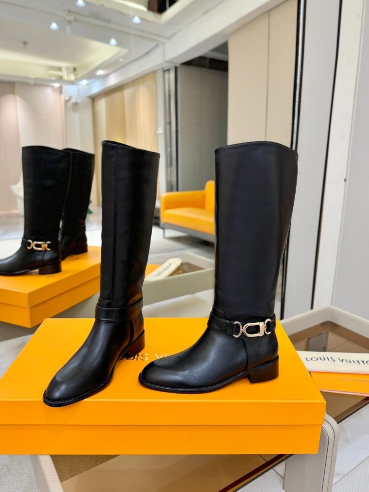 Сапоги женские фото 4