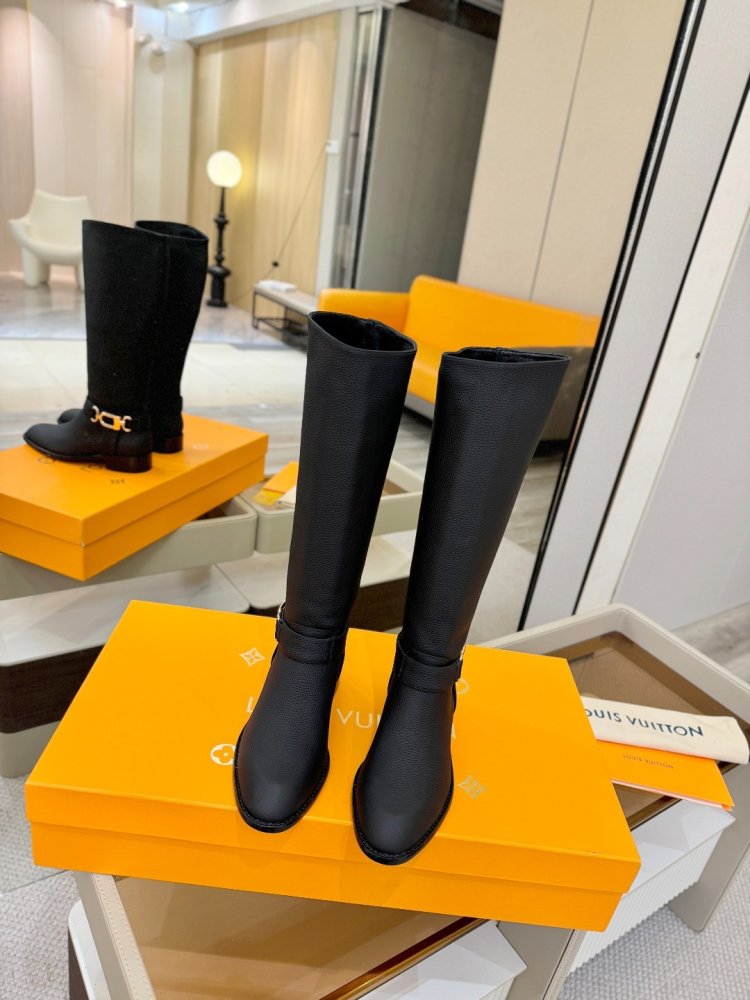 Сапоги женские фото 4