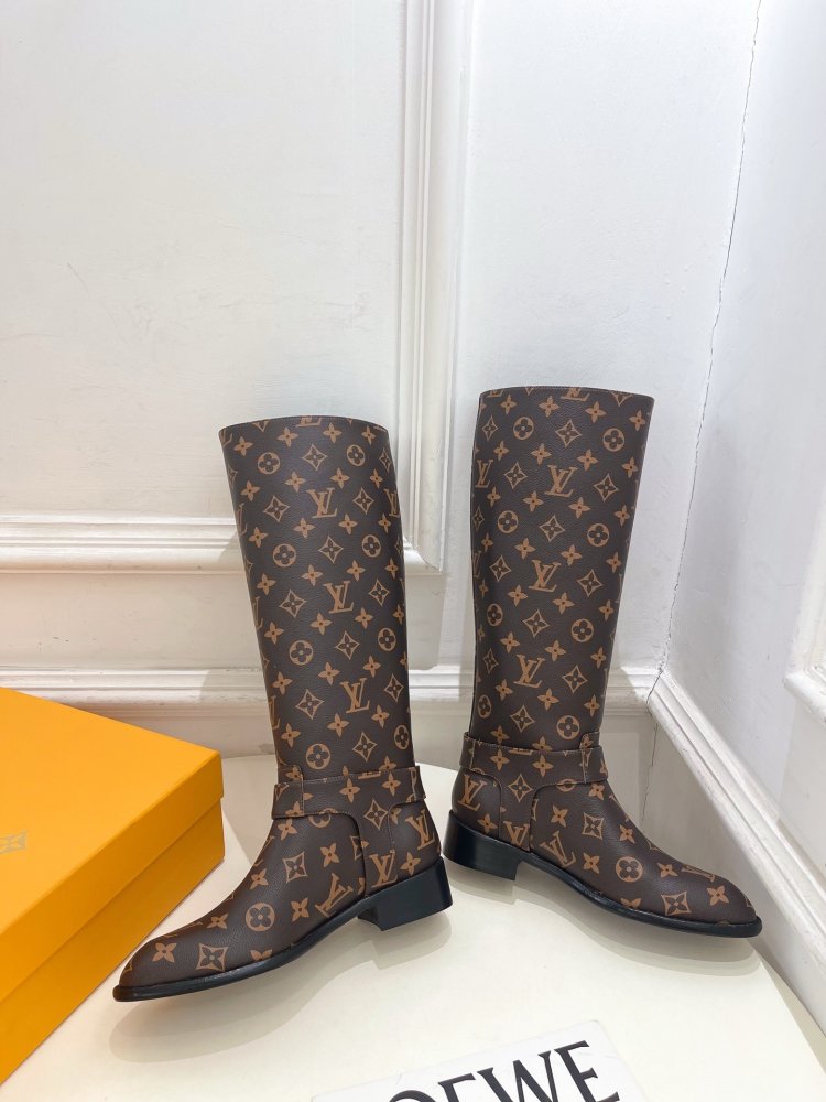 Чоботи жіночі фото 4